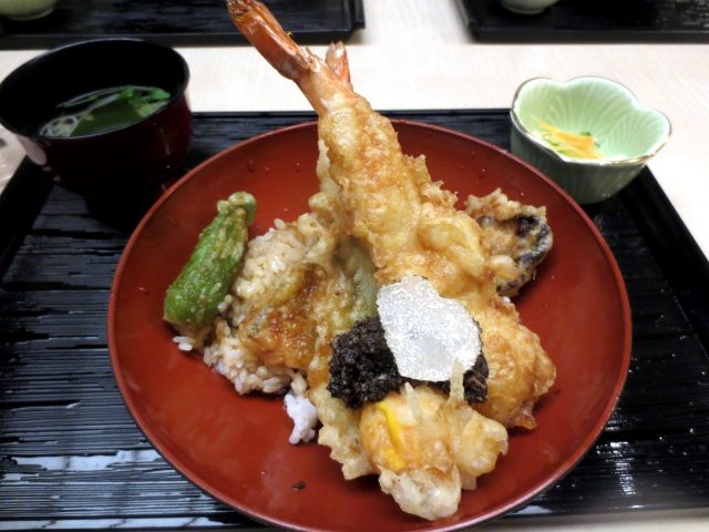 Enjoy a Luxurious Lunch of Truffle Tempura Bowl at Osaka's Naniwa Tempura Ishin