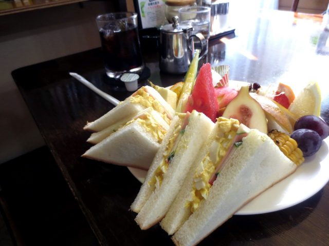 蛋三明治和季節水果超豐盛！「GREEN咖啡廳」