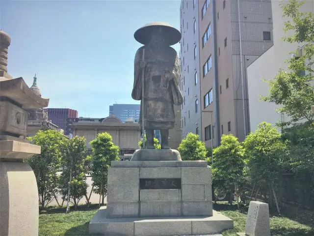 淨土真宗的開山祖師親鸞聖人雕像