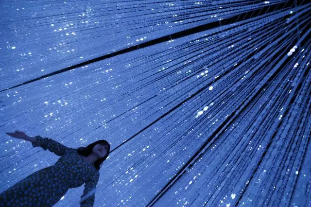 アートの中に入り、世界に1つしかない自分だけのアート作品を創ろう