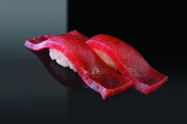 伝統的な寿司に、創作寿司も豊富な回転寿司