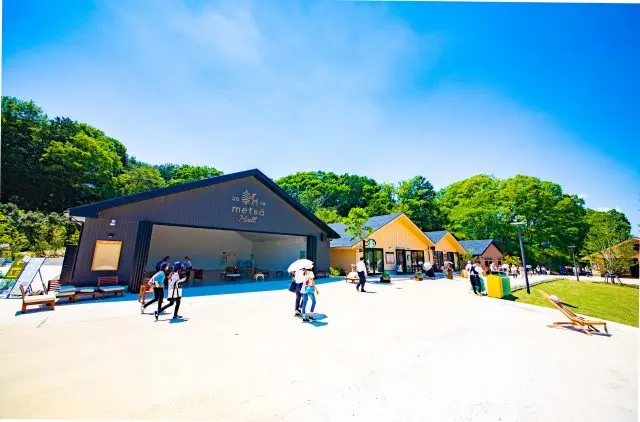 色々なお店が並んでいて、歩き回るだけでも楽しい！