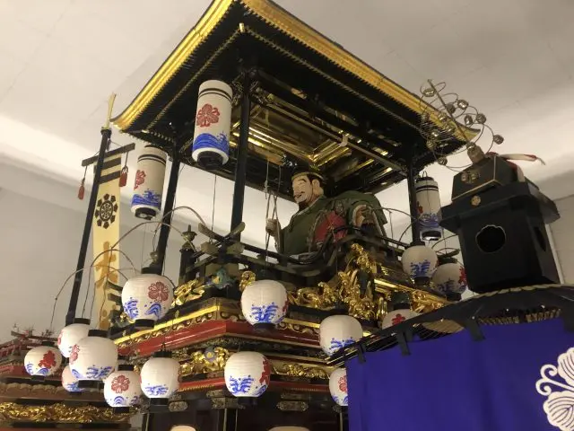 ユネスコ世界無形文化遺産に登録された城端曳山祭の山車は圧巻