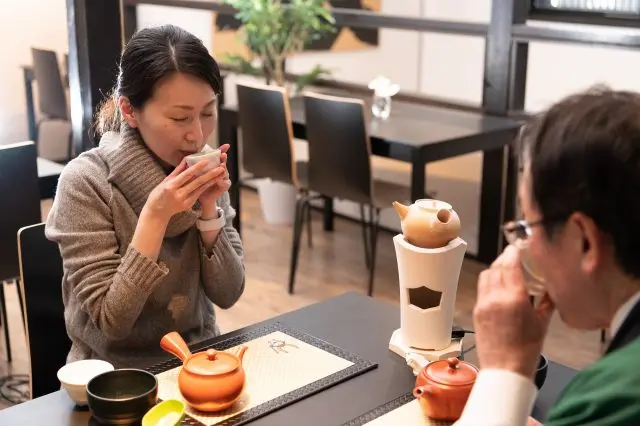 お茶を淹れるときは三成の気持ちになって、お茶を飲むときは天下人の基部になって楽しみましょう。