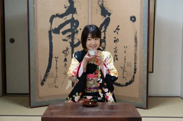 館長室はこぢんまりとした純和風の空間。着物姿で優雅にお茶を楽しみましょう