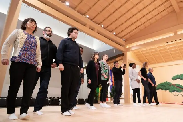 心静かに全身の神経を研ぎ澄まし、急がずゆっくりと歩くことが大切。