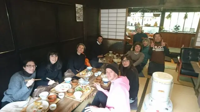 筒川の長閑な農村風景を眺めながら食べる食事は格別です。