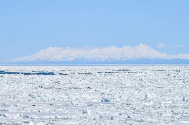 流冰抵達鄂霍次克海上沿岸