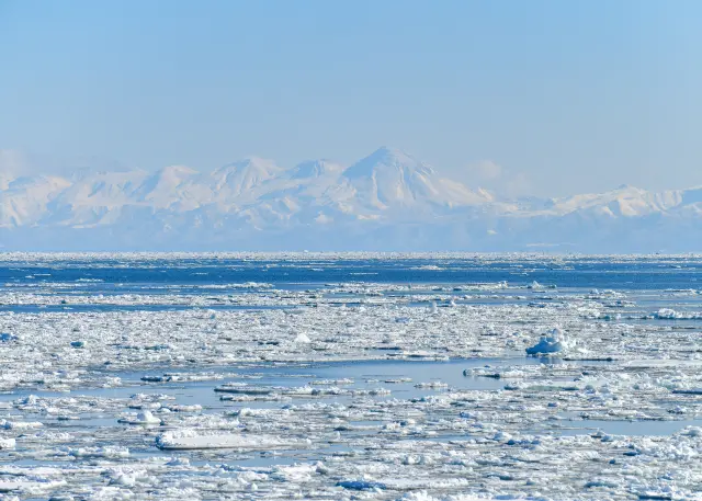 從船上能望見知床連山