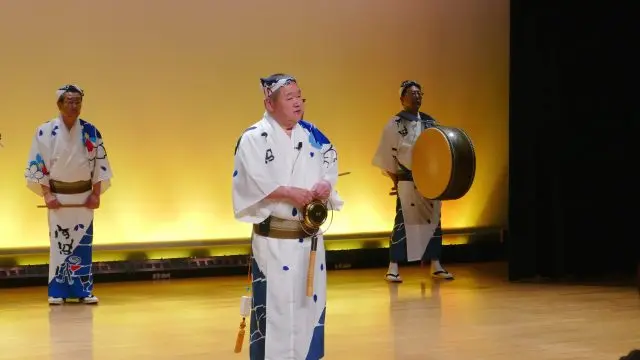 楽器の紹介も行われます。一つひとつの音で、全体の盛り上がりを作ります。