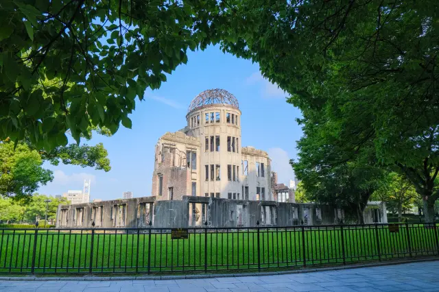 被爆した歴史を今に伝える原爆ドーム
