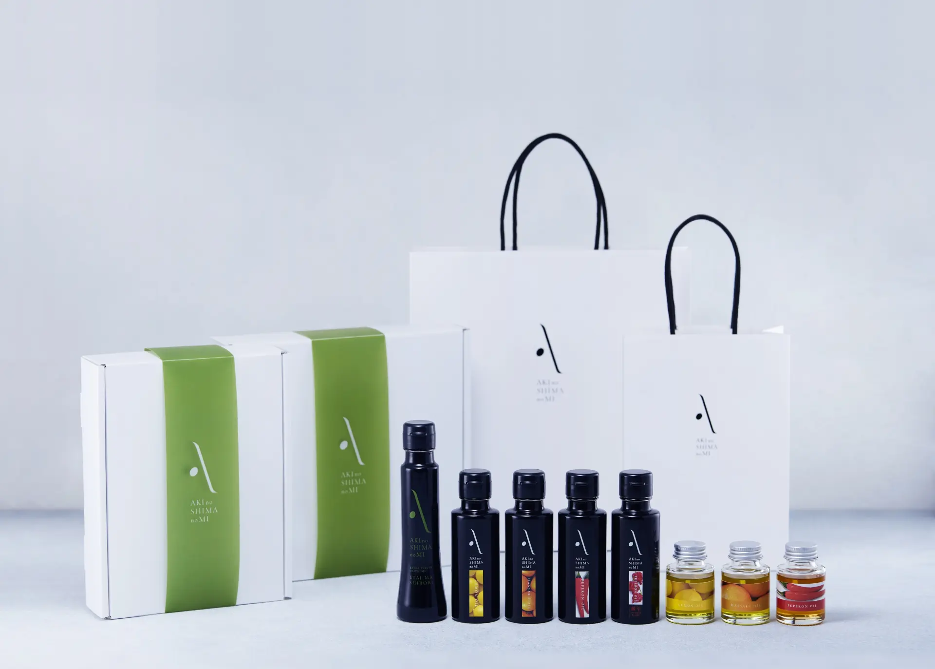 お土産や自分へのご褒美にもぴったりなアイテムにも出会える