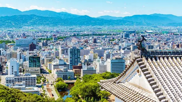 松山の街並み。