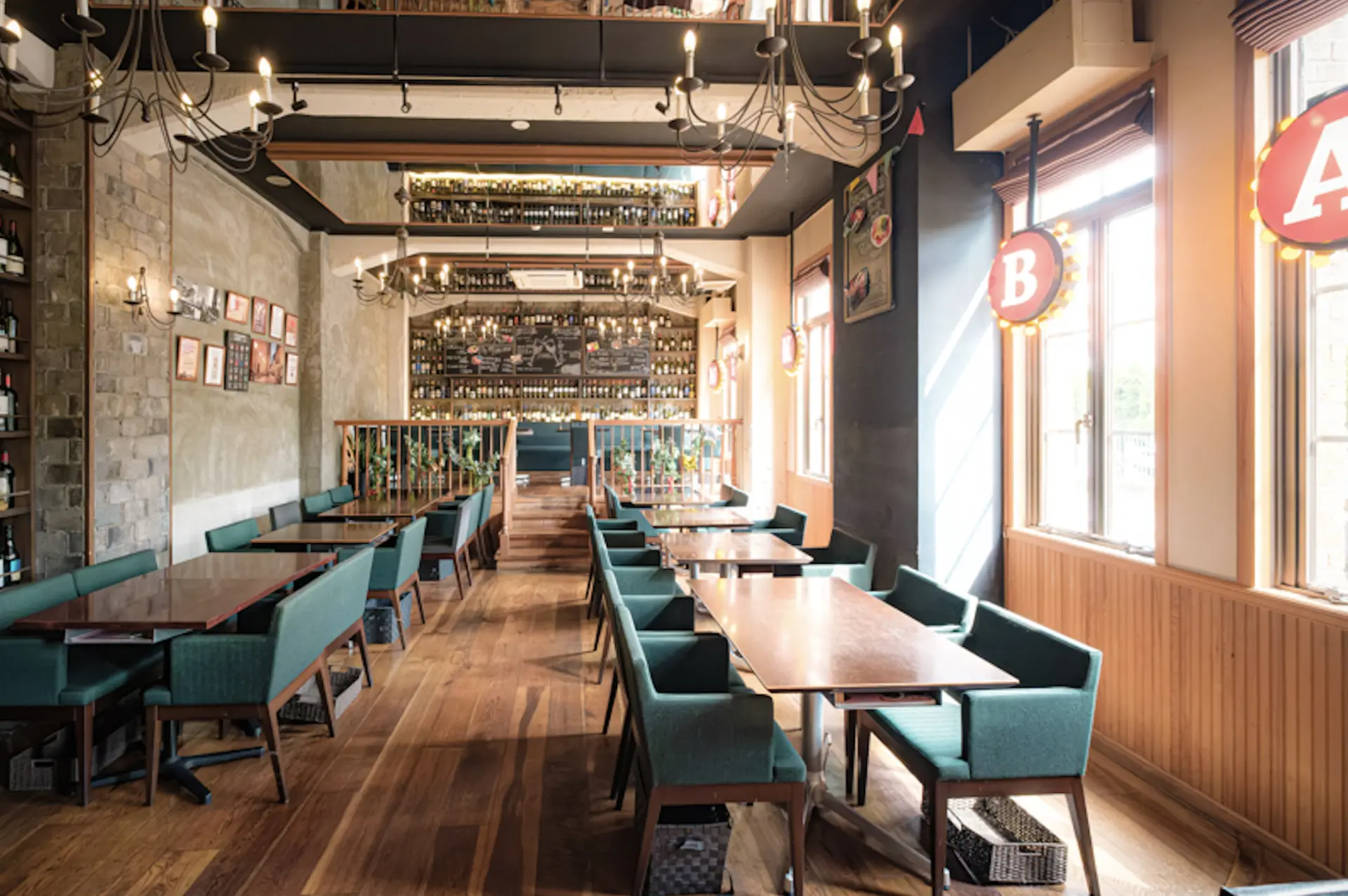靈活運用洋館意趣的店內裝潢,將用餐時光烘托得更為豐富