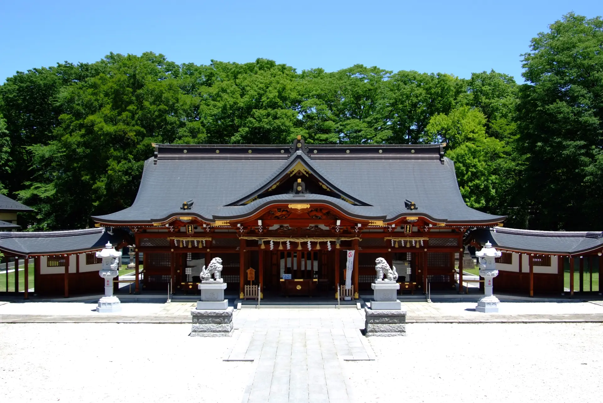 「おすわさま」の愛称で親しまれている諏訪神社