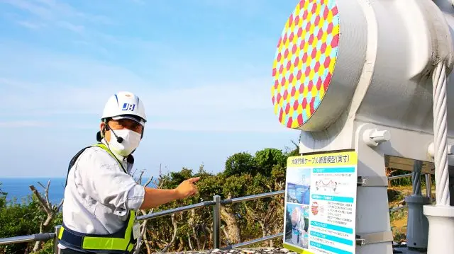 Includes an all-inclusive overview about the bridge construction, held with the help of this 84cm-diameter cable cross section model from Onaruto Bridge. 