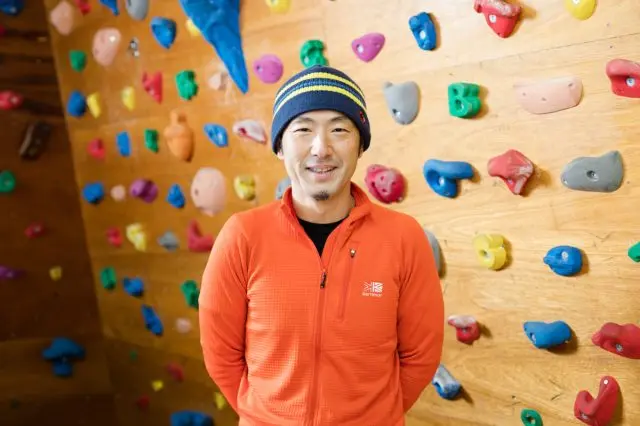 Mr. Watanabe Taro, owner of “Sangaku-Taro” and an Official Tour Guide for Yakushima Island Town.