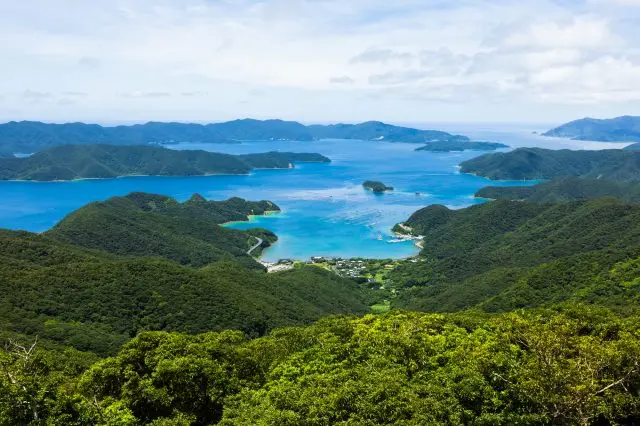 Mountains, rivers, and the sea. The wide plethora of natural environments is one of the characteristics of Amami Oshima.