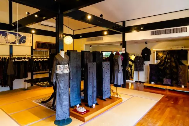 The Oshima Tsumugi was considered a high-tier clothing due to being durable and warm, despite it being very light.