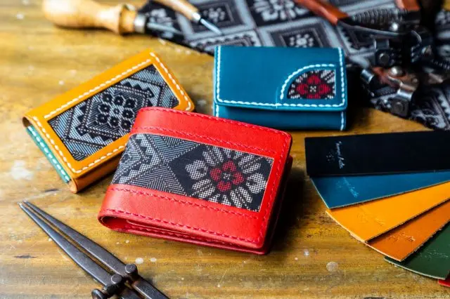 Items made with high-quality leather and Oshima Tsumugi are beautiful yet practical.