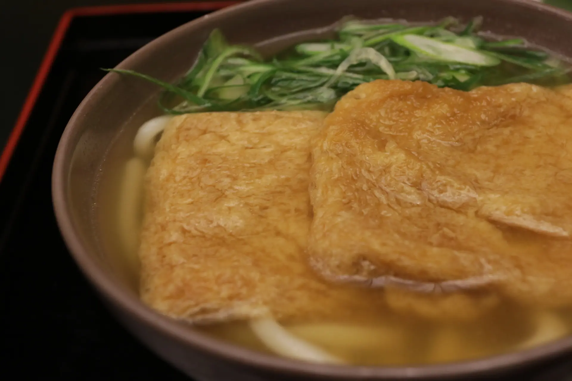 関西出汁の魅力を堪能できるうどんの名店（※写真はイメージです。）