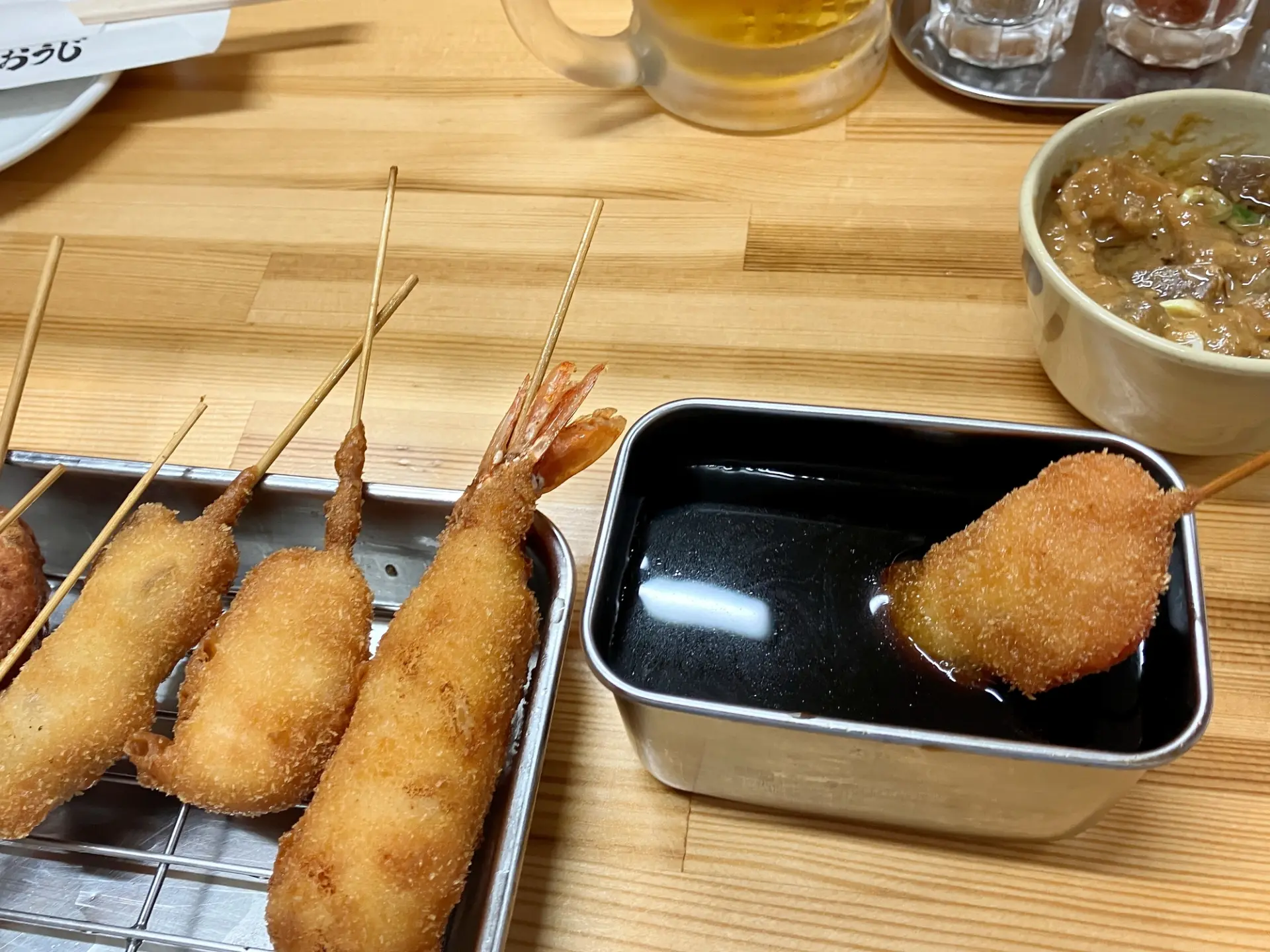 串カツを食べる予定があるなら二度漬け禁止のルールは覚えておくべき