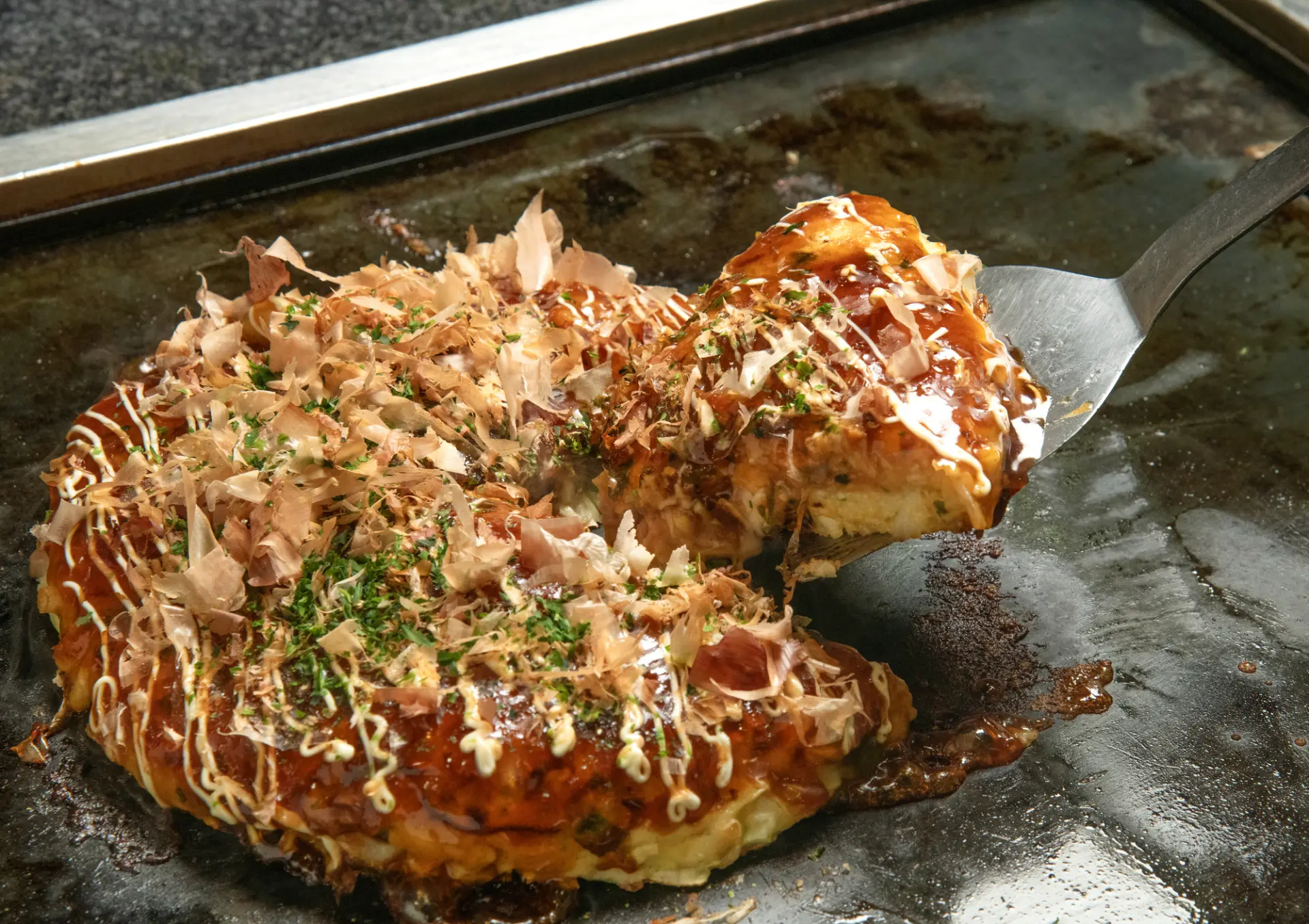 2つのスタイルを楽しめるのもお好み焼きの魅力のひとつ