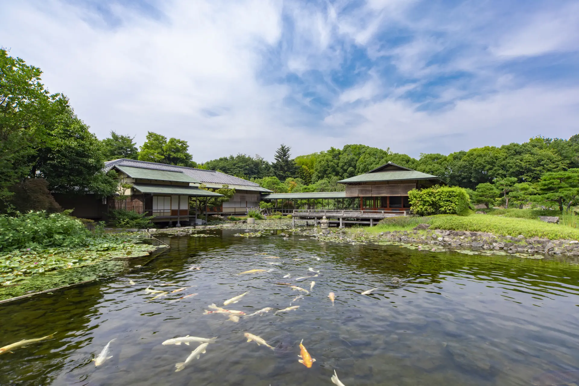 中部地方の自然を描写した美しい日本庭園