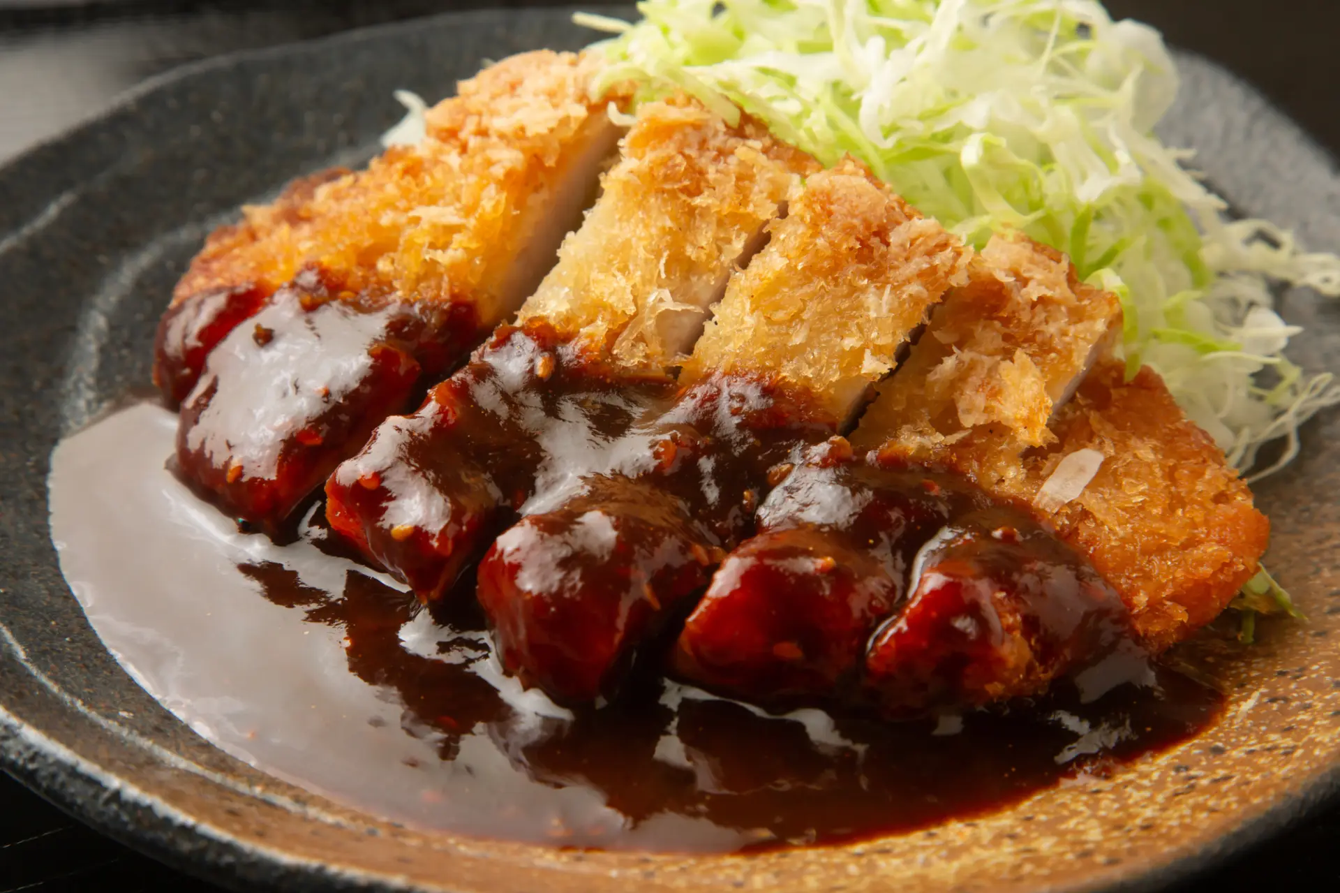 特徴である濃厚な味付けを心地良く堪能しよう