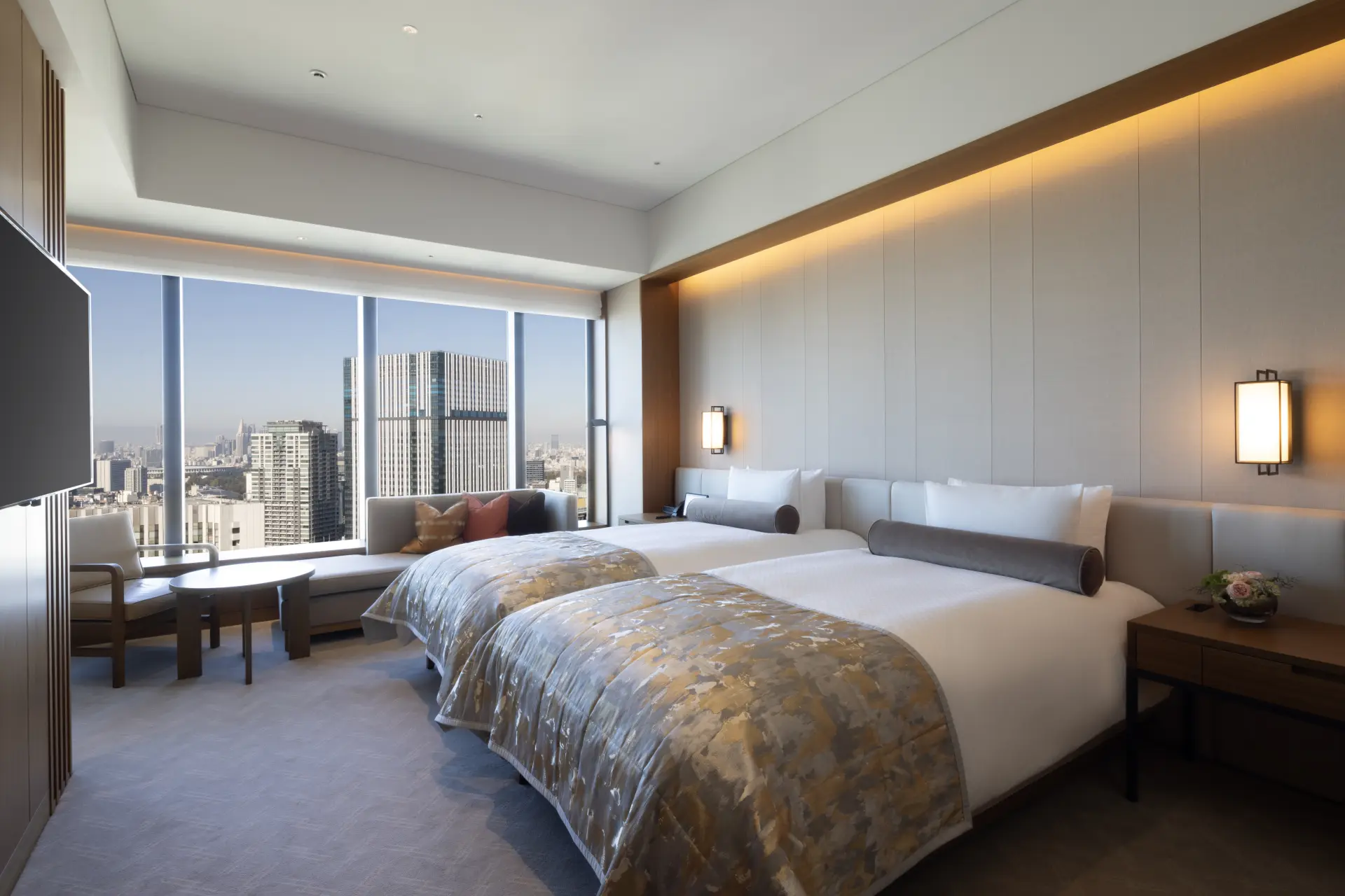 東京の眺望と庭園美に包まれた上質な滞在が叶うラグジュアリーホテル