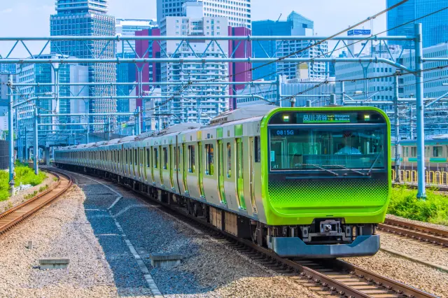 東京の主要駅を繋ぐ「山手線」