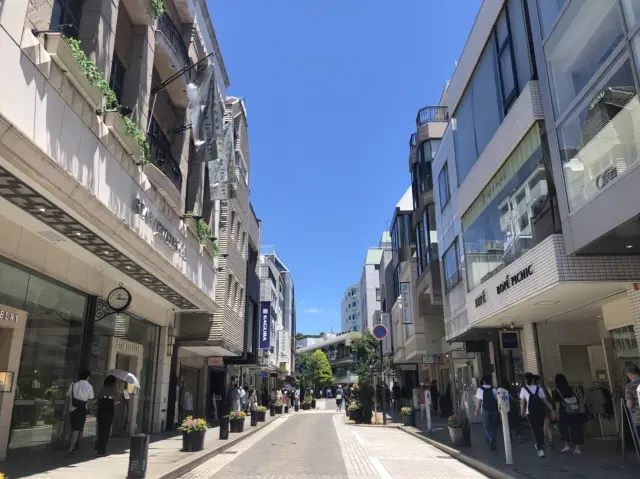 異国情緒たっぷりのストリートでショッピングを満喫