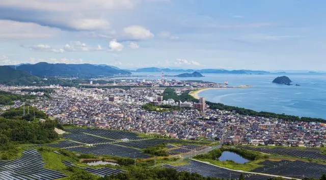 山口县是日本国内拥有最长海岸线的县份之一，拥有充满魅力的城市景观