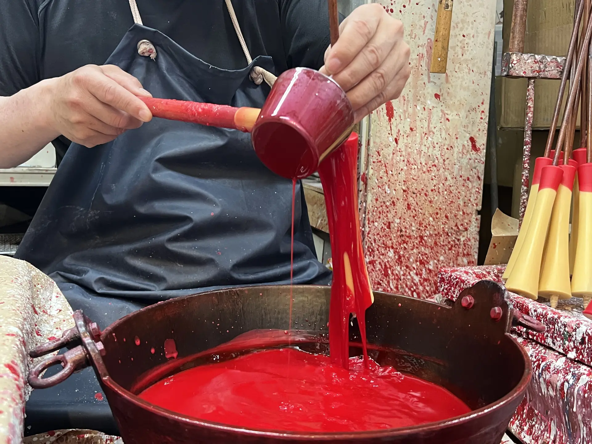 和ろうそくの伝統技術を体験できる中村ローソク