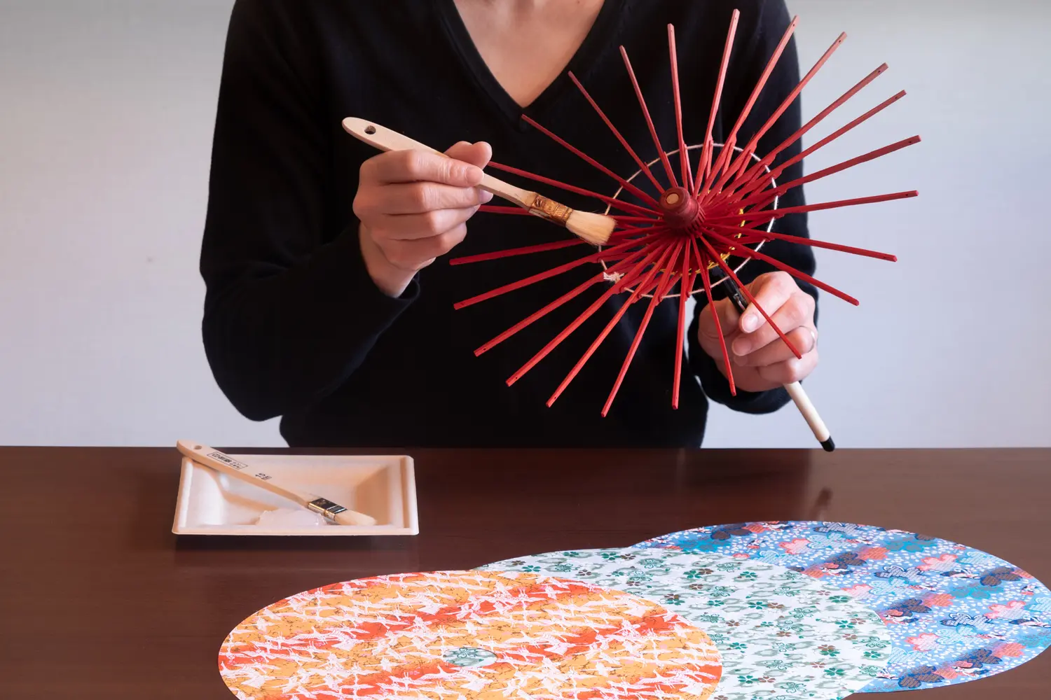 京都の伝統工芸を身近に感じられるミニ和傘の制作体験