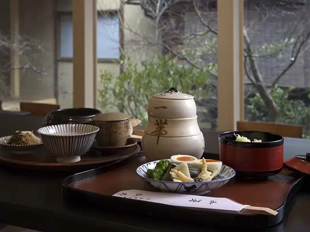 静寂漂う美しい空間の中で懐石料理を楽しめる料亭