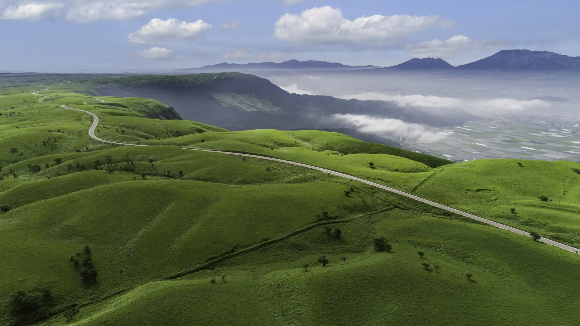 牧場の農道が絶景の観光道路に変身