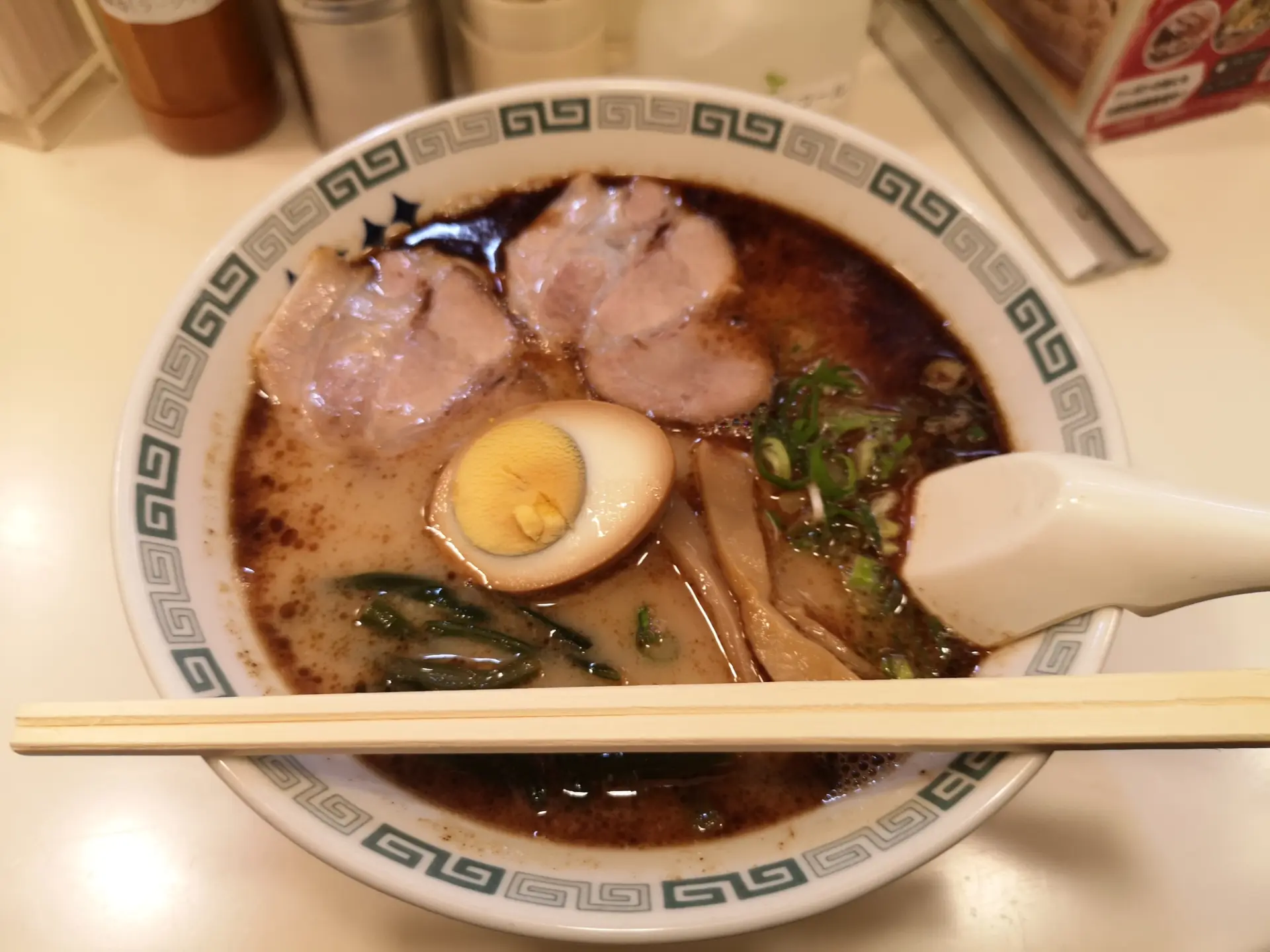 熊本の老舗ラーメン店の味を自宅で楽しめる