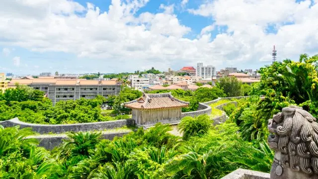 那霸街景。尽情享受碧海蓝天的迷人景色