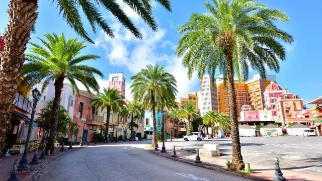 Streetscapes in Okinawa influenced by American culture