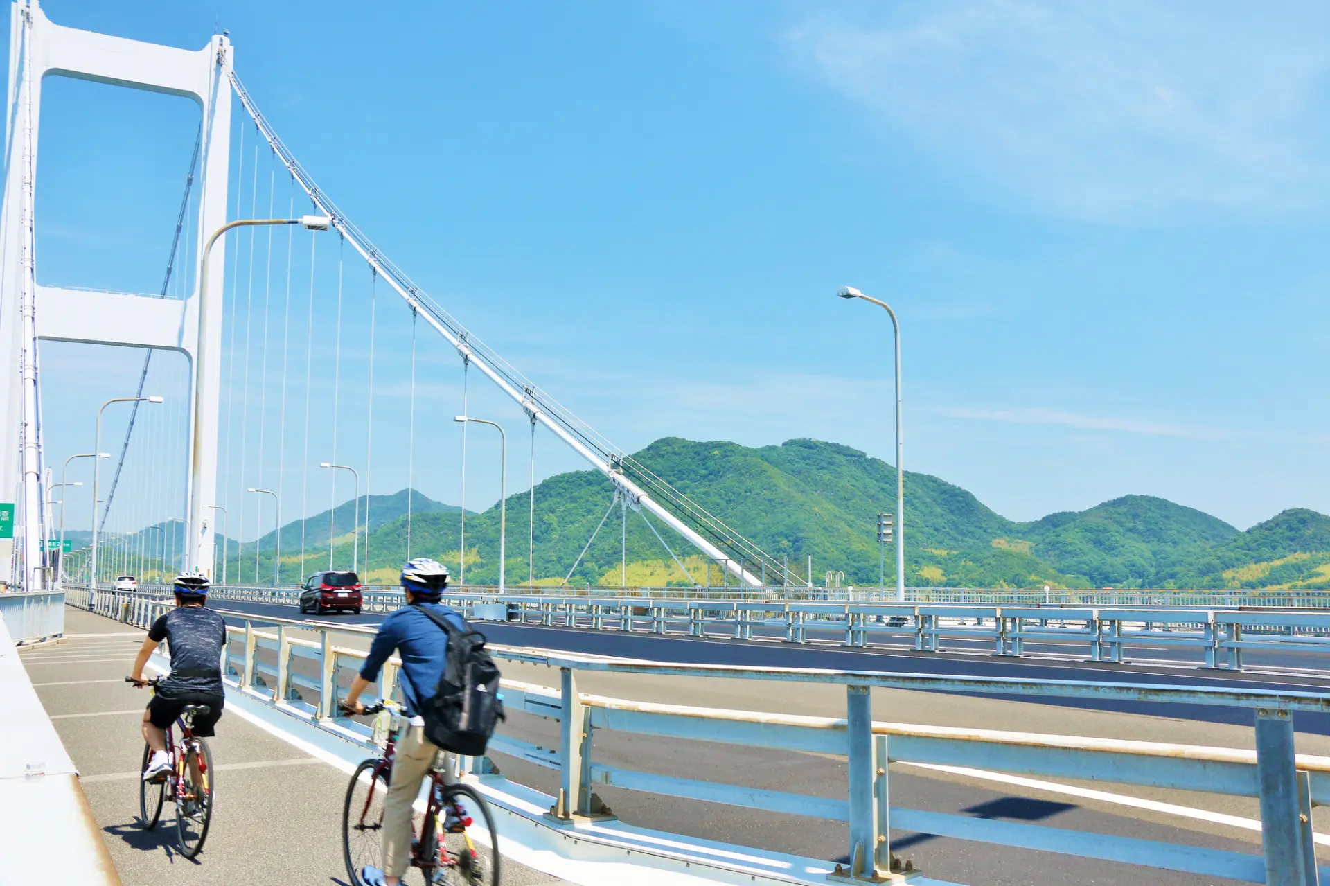 夏のサイクリングは暑さ対策と水分補給を忘れずに