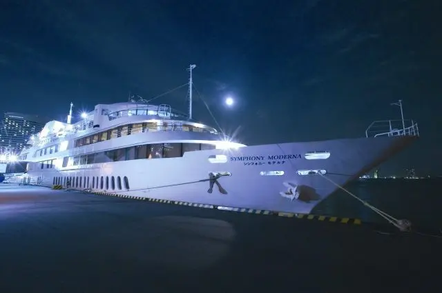 “Symphony Moderna" with the atmosphere of a luxury liner