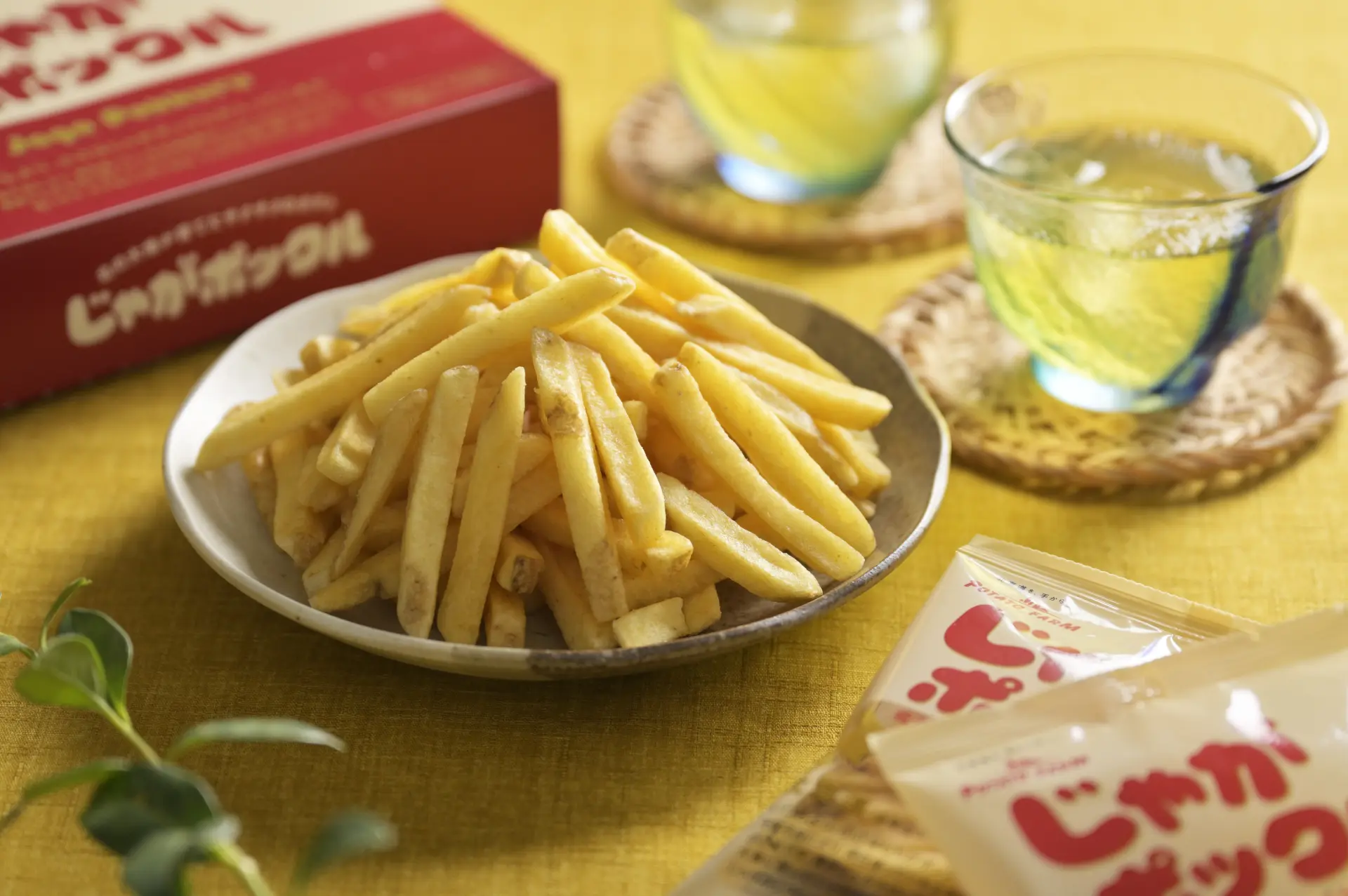 北海道産じゃがいもとオホーツクの塩の味わいが詰まったスナック菓子