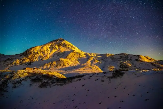 只有在极短暂的期间才看得到初冬的「立山黑部」景观