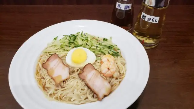 “Kure Cold Noodle" at "Chinraiken”, the originator of Kure Cold Noodle, where lines and sellouts are inevitable.