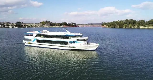 從海上近距離觀賞日本三景之一的松島之美