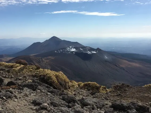 Mt. Kirishima, where the forest limit is low due to an active volcano. You can easily feel the alpine atmosphere.
Photo Credit: Kirishima Geopark Council Office