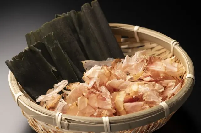 和食の基本とも言える鰹と昆布の合わせ出汁