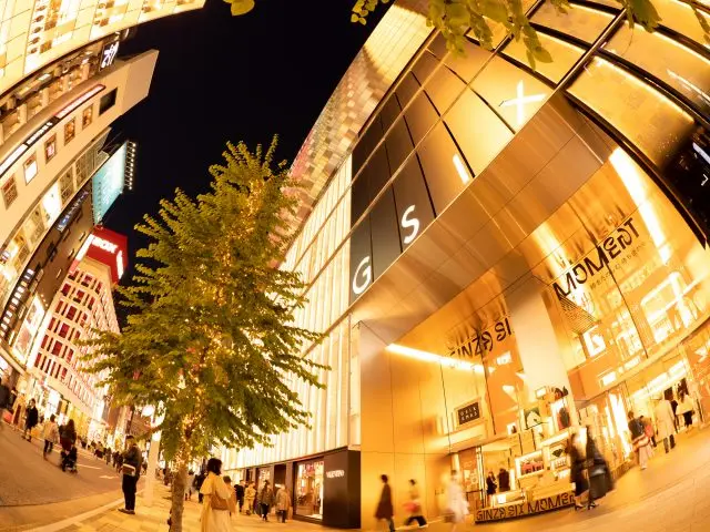 銀座地区最大のショッピング＆食事スポット