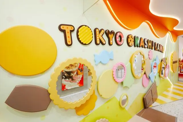 "Tokyo Okashi Land" is a dreamlike space for confectionery lovers.